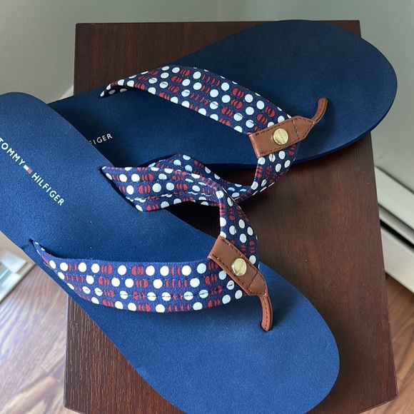 Tommy Hilfiger flip flops - Picture 4 of 4